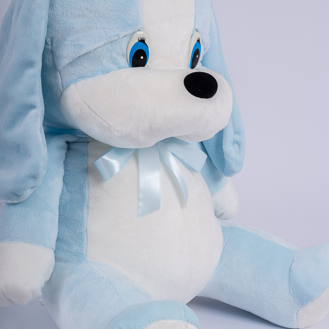 Πλευρική λήψη λούτρινο σκυλάκι Πόλντο γαλάζιο με μεγάλα μάτια και αυτιά-δώρο για νεογέννητο, περαστικά και πρώτα γενέθλια