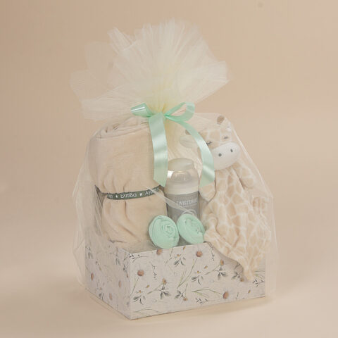 Βρεφικό σετ δώρου για τον ύπνο με καμηλοπάρδαλη, κουβέρτα coral fleece και μπιμπερό σε μπεζ αποχρώσεις